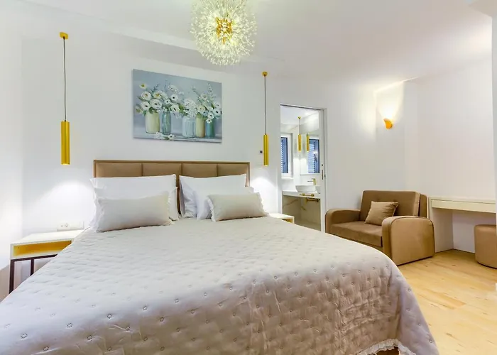 Irini Luxury 住宿加早餐酒店 4*