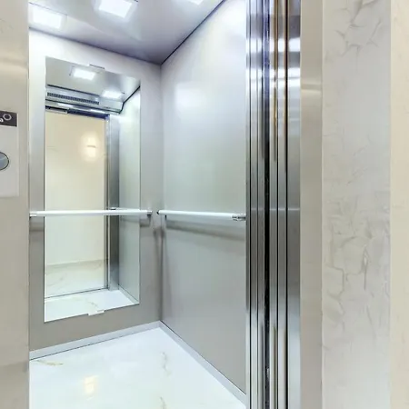 Irini Luxury Oda ve Kahvaltı 4*