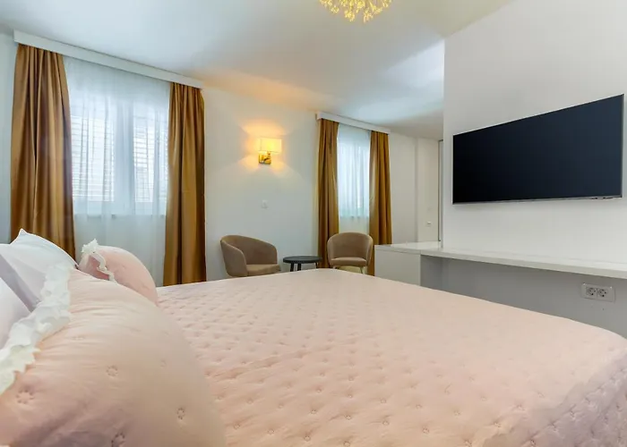 Frühstückspension Irini Luxury