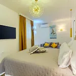 Irini Luxury 4*