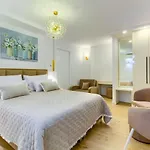 Irini Luxury 4*