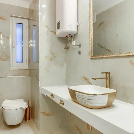 Irini Luxury 4*