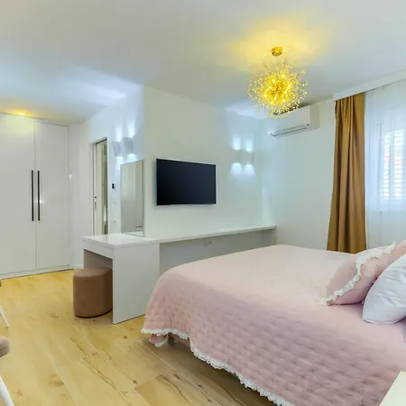 Irini Luxury 4* Сплит