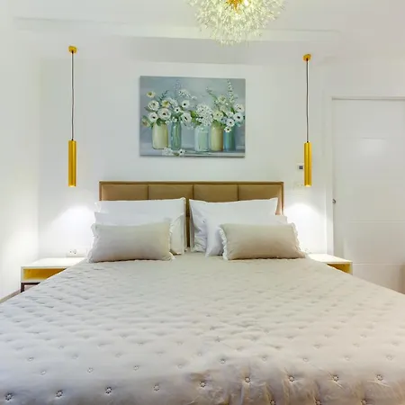 Irini Luxury Отель типа 