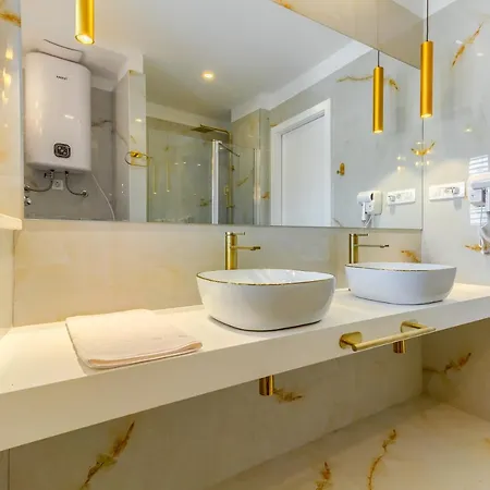 Irini Luxury Отель типа 