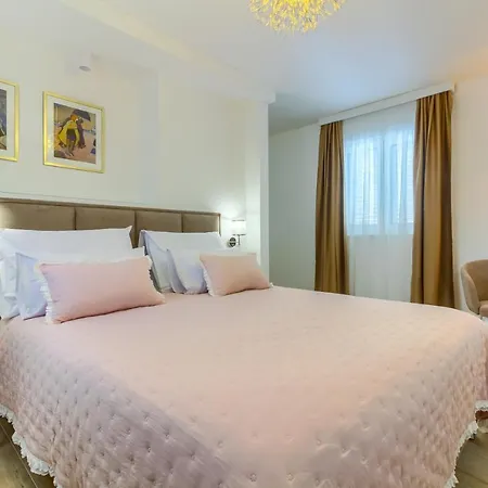 Irini Luxury Alojamento de Acomodação e Pequeno-almoço Split