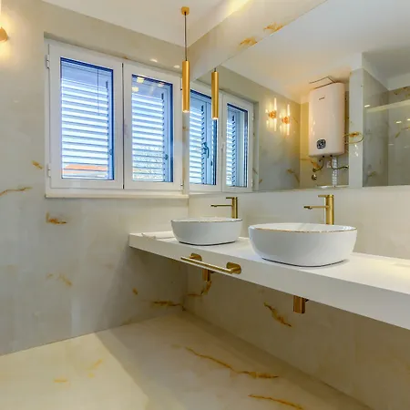 Irini Luxury 4* Сплит