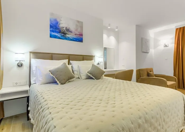 Irini Luxury Bed & Breakfast 4*