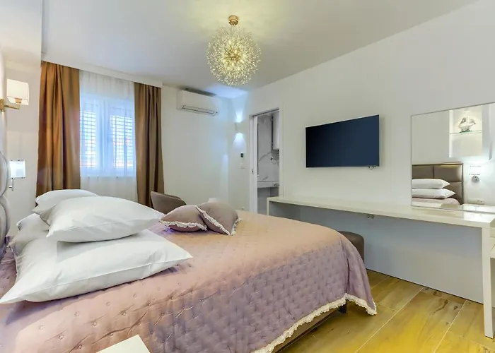 Irini Luxury Oda ve Kahvaltı 4*