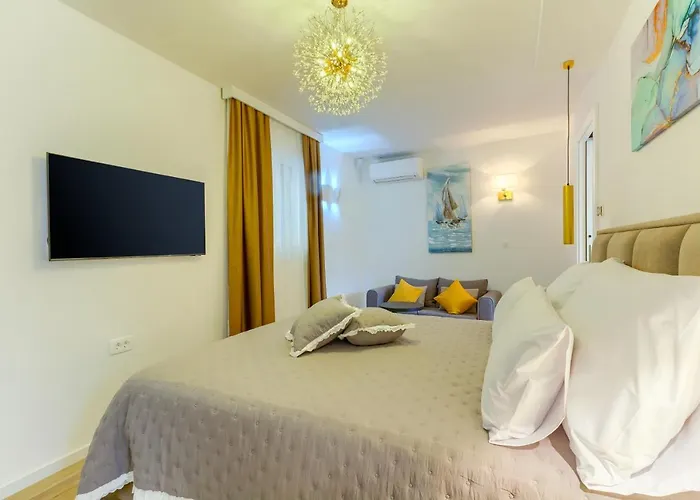 Irini Luxury 4*