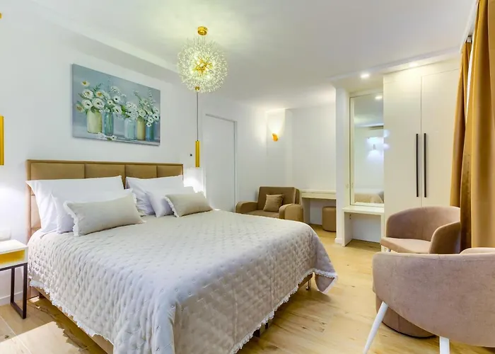 Irini Luxury 4*