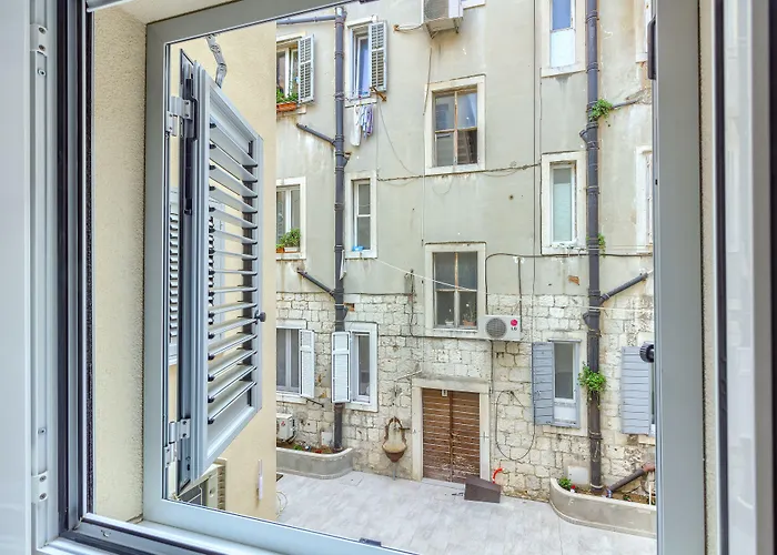 Irini Luxury 4* Сплит