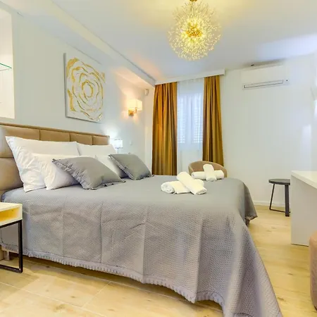 Frühstückspension Irini Luxury