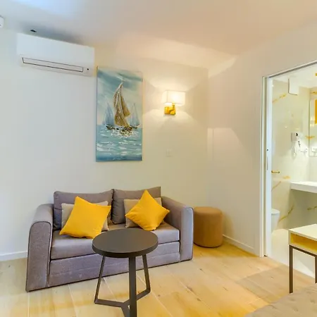 krevet i doručak Irini Luxury