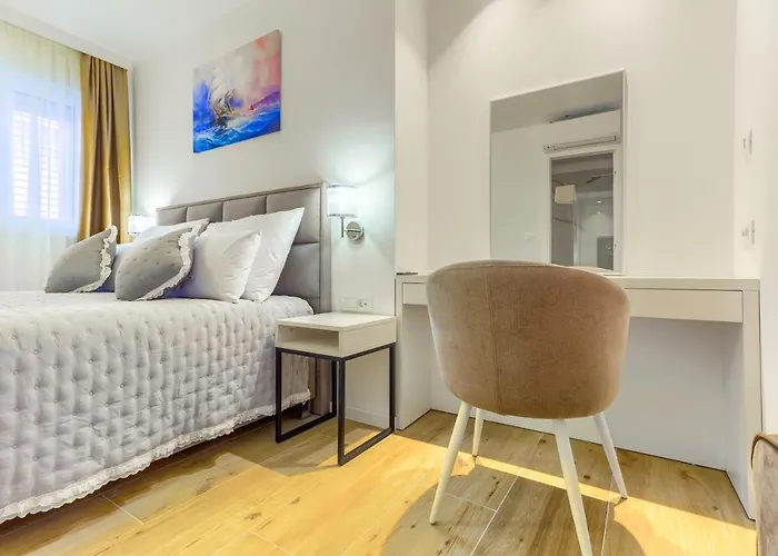 فندق مبيت وإفطار Irini Luxury