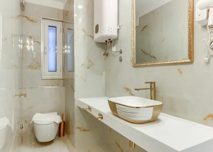 Irini Luxury 4*