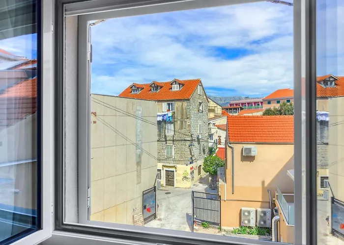 Irini Luxury