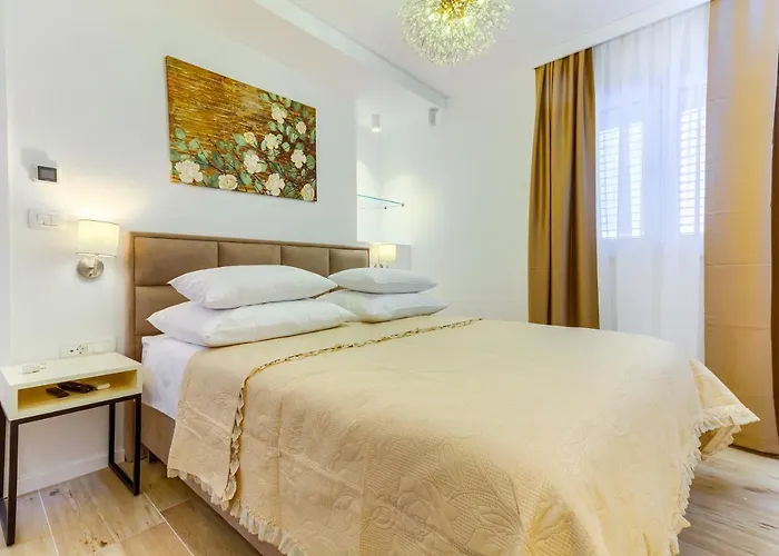 Irini Luxury سبليت