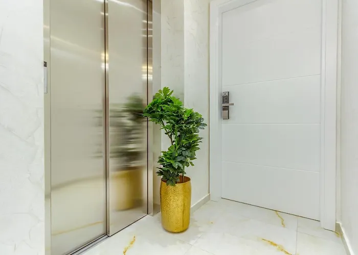 Irini Luxury 4*